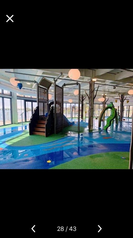 Calypso Hot Tub Breaks Tattershall Lakes Pet Friendly Экстерьер фото
