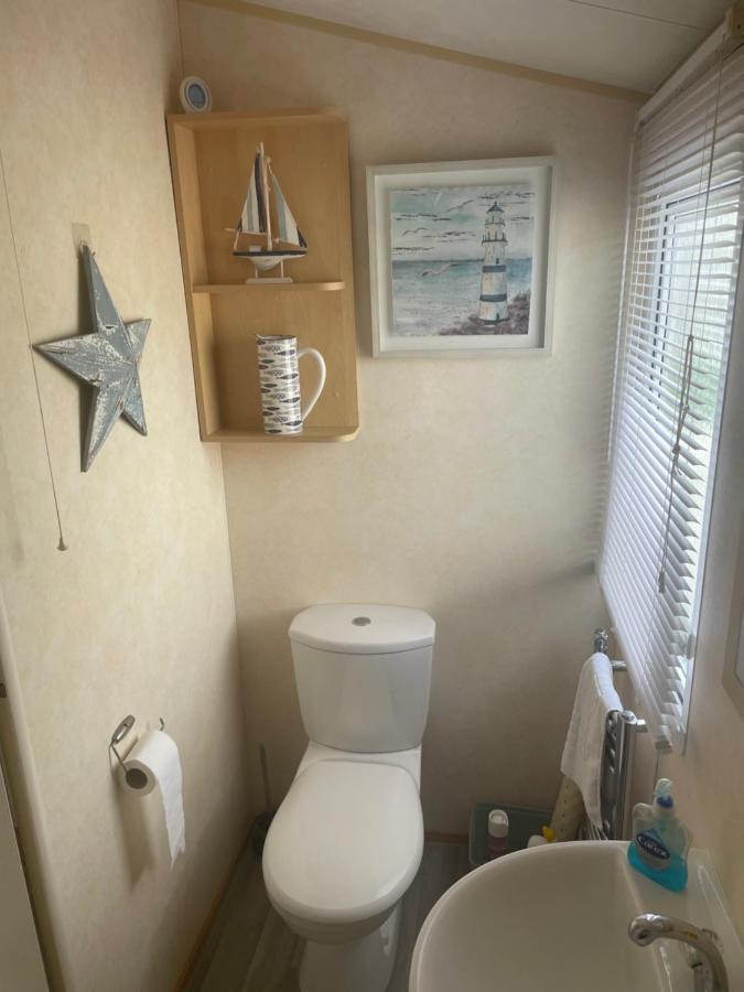 Calypso Hot Tub Breaks Tattershall Lakes Pet Friendly Экстерьер фото